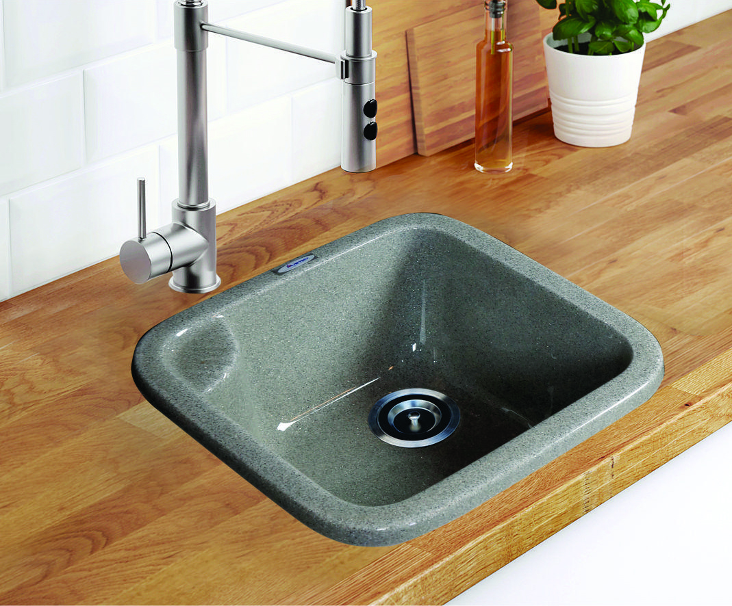 bon-rua-chen-da-1-hoc-viet-my-s1n